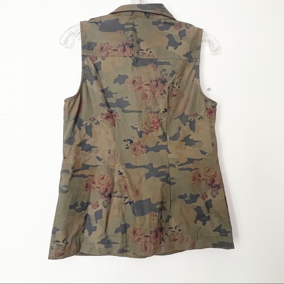 Camo SKIES ARE BLUE floral camouflage VEST Lt Weight Layer or Solo EUC Size XS - Picture 2 of 4